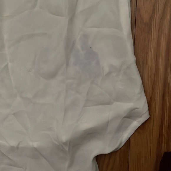 White blouse - Picture 3 of 3